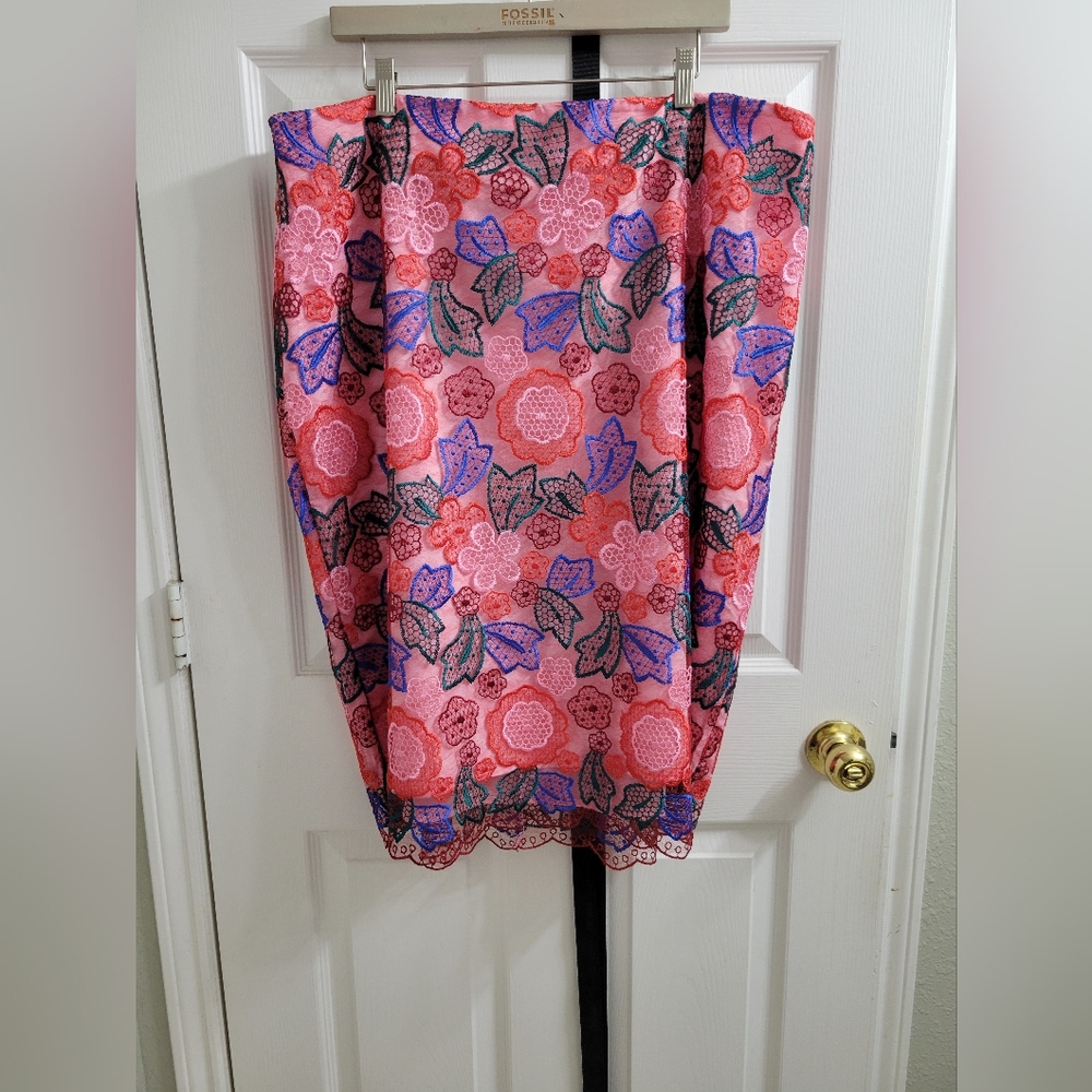 NWT Lace Floral Pencil Skirt - size 22